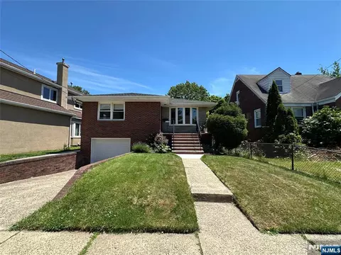 1018 Inwood Ter, Fort Lee, NJ 07024