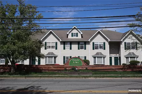 34 Chanda Ct #D034, Clifton, NJ 07012