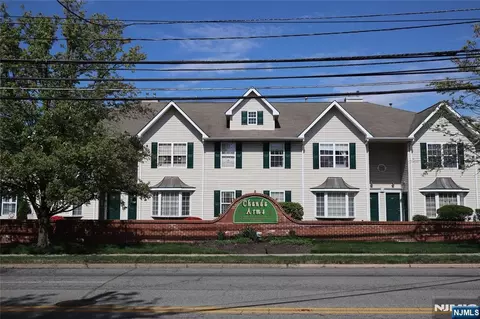 34 Chanda Ct #D034, Clifton, NJ 07012