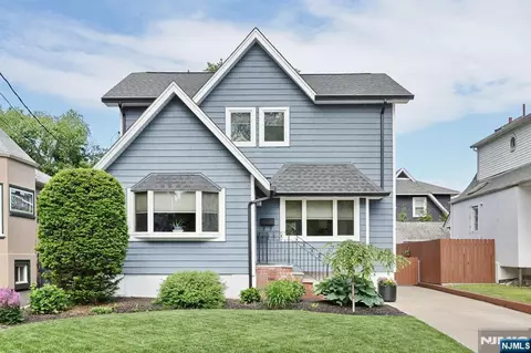 94 Smith Ave, Bergenfield, NJ 07621