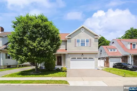 17 E Fairmount Ave, Maywood, NJ 07607