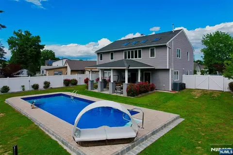 59 Hahn Ave, Rochelle Park, NJ 07662
