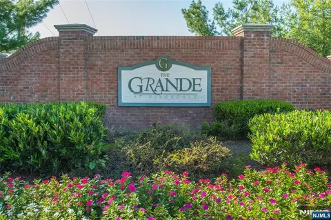 6407 Brookhaven Ct, Riverdale, NJ 07457