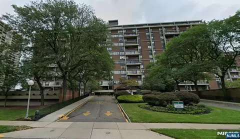2 Horizon #G-3, Fort Lee, NJ 07024