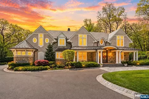 555 Miller Ct, Wyckoff, NJ 07481