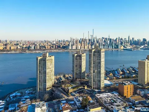 7000 Boulevard E #38 G, Guttenberg, NJ 07093