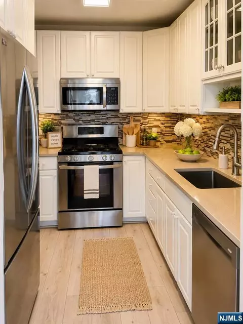 7000 Boulevard E #38 G, Guttenberg, NJ 07093