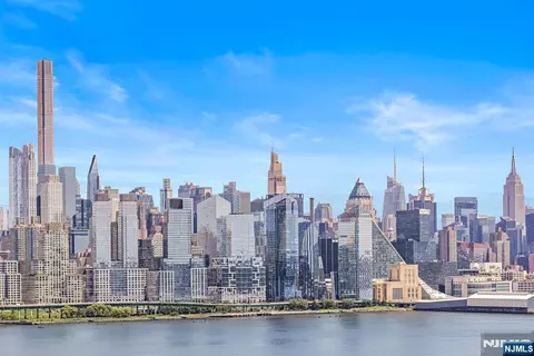 6040 Boulevard E #23G, West New York, NJ 07093
