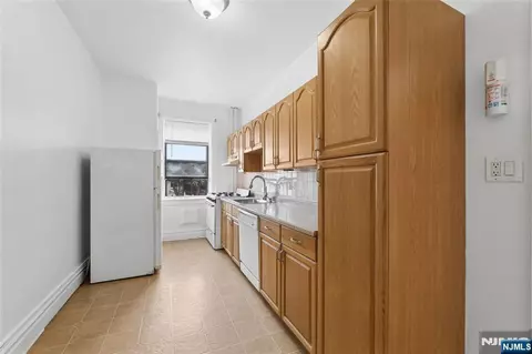 Kitchen - 303 Hamilton Pl #C2, Hackensack, NJ 07601 photo 1 of 5
