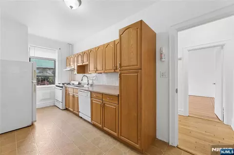 Kitchen - 303 Hamilton Pl #C2, Hackensack, NJ 07601 photo 2 of 5