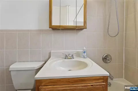 Bath - 303 Hamilton Pl #C2, Hackensack, NJ 07601 photo 3 of 4