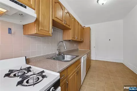 Kitchen - 303 Hamilton Pl #C2, Hackensack, NJ 07601 photo 5 of 5