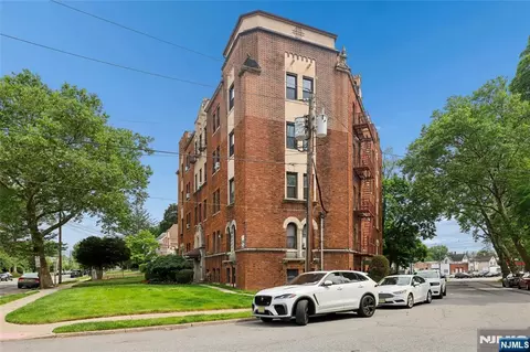 Other - 303 Hamilton Pl #C2, Hackensack, NJ 07601 photo 2 of 4