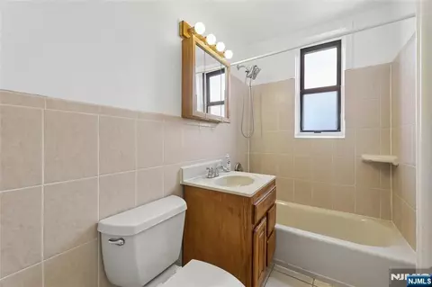 Bath - 303 Hamilton Pl #C2, Hackensack, NJ 07601 photo 1 of 4