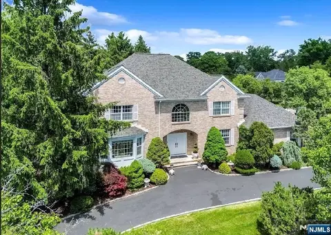 163 Rutherford Rd, Mahwah, NJ 07430