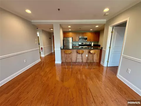 70 Adams St #4A, Hoboken, NJ 07030