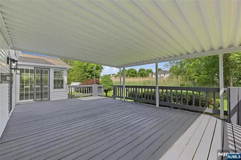 Exterior - 508 Tether Ln, Paramus, NJ 07652 photo 2 of 7