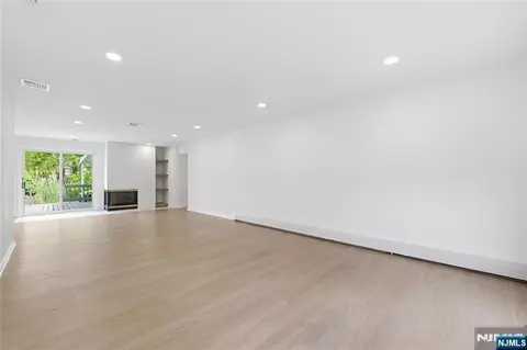 Living - 508 Tether Ln, Paramus, NJ 07652 photo 1 of 3