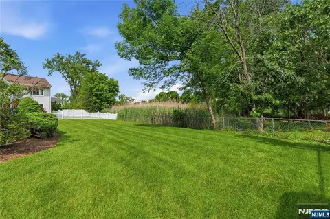 Exterior - 508 Tether Ln, Paramus, NJ 07652 photo 4 of 7