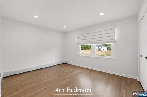 Bedroom - 508 Tether Ln, Paramus, NJ 07652 photo 10 of 15