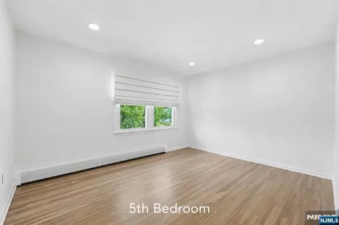 Bedroom - 508 Tether Ln, Paramus, NJ 07652 photo 13 of 15