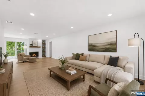 Living - 508 Tether Ln, Paramus, NJ 07652 photo 2 of 3