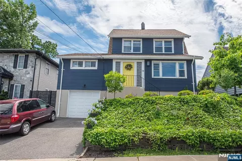 118 Hamilton Ave, Hasbrouck Heights, NJ 07604