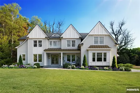 529 Covington Pl, Wyckoff, NJ 07481
