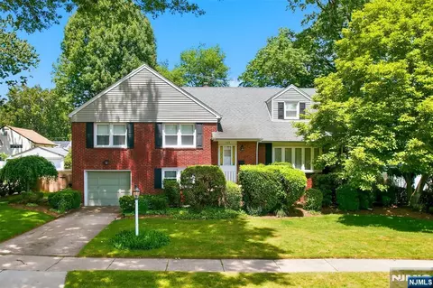 169 Hamilton Rd, Teaneck, NJ 07666