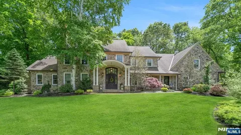 3 Rolling Ridge Dr, Rockaway Township, NJ 07866