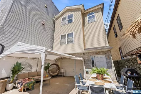 56 Vincent St, Newark, NJ 07105