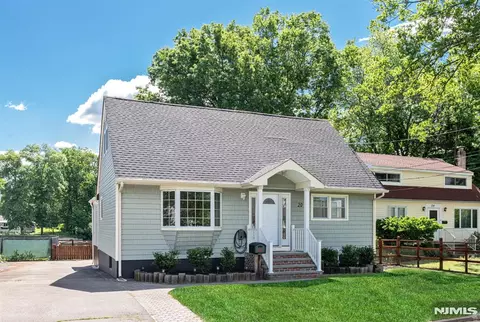 20 Riverview Cir, Little Falls, NJ 07424