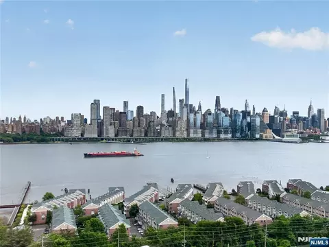 6515 Boulevard E #9J, West New York, NJ 07093