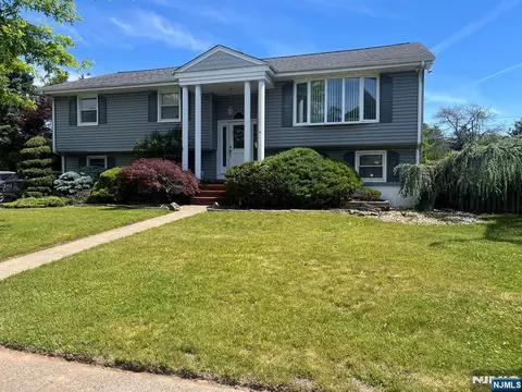 177 Truman Ter, Paramus, NJ 07652