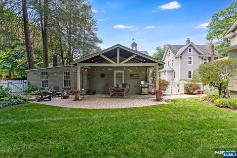 3 Ferguson Pl, Glen Rock, NJ 07452