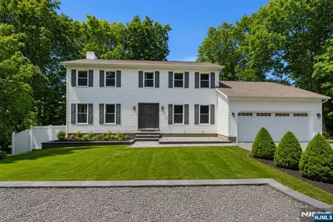 10 Tice Rd, Hewitt, NJ 07421
