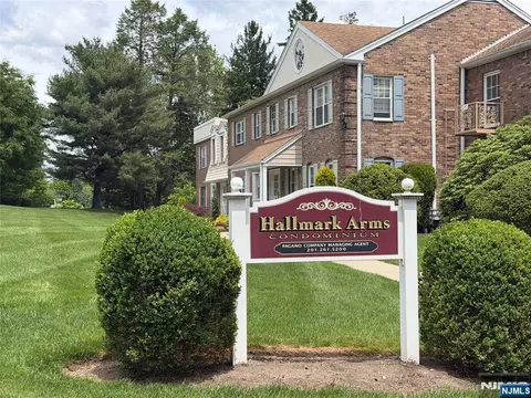 358 Maple Ave #3584, Oradell, NJ 07649