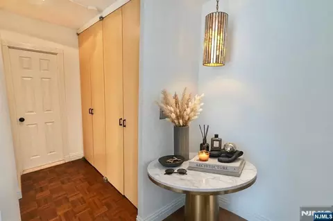 5 Horizon Rd #203, Fort Lee, NJ 07024