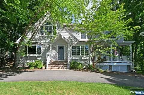 50 Midland Ave, Wyckoff, NJ 07481