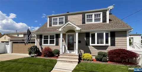 321 Thomas Ave, Lyndhurst, NJ 07071