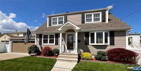 321 Thomas Ave, Lyndhurst, NJ 07071