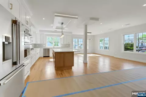 Entry Way - 30-32 Centre St, Nutley, NJ 07110 photo 2 of 5