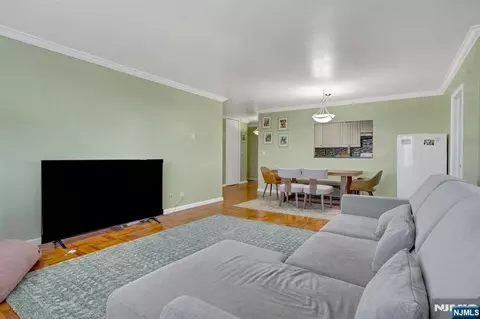 2000 Linwood Ave #16J, Fort Lee, NJ 07024