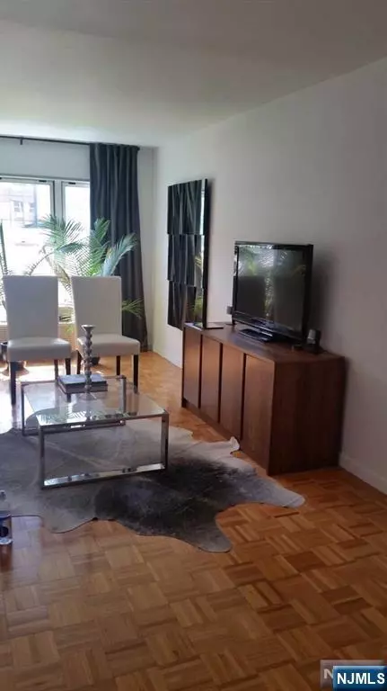 Other - 1111 River Rd #C8, Edgewater, NJ 07020 photo 3 of 9