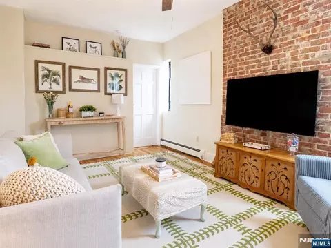95 Willow Ave #4B, Hoboken, NJ 07030