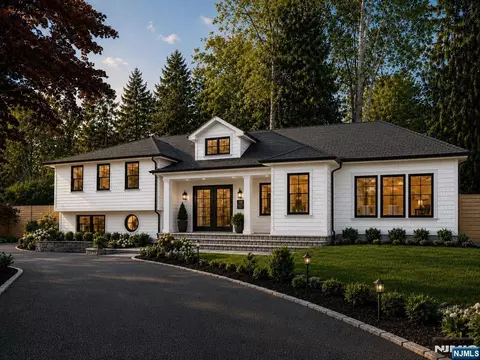 101 Laurel Ave, Livingston, NJ 07039