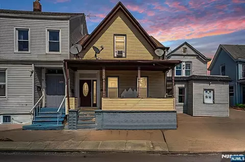 94 Manchester Ave, Paterson, NJ 07502