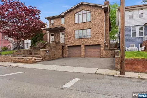 767 Kingsland Ave, Ridgefield, NJ 07657