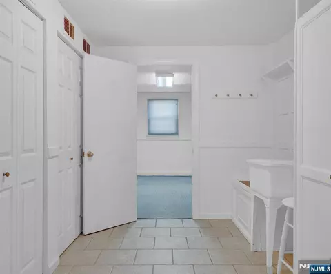 Entry Way - 27 Shady Ter, Wayne, NJ 07470 photo 6 of 6