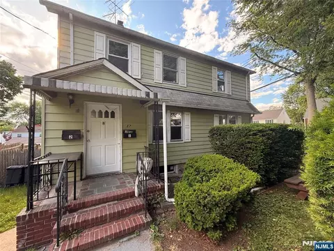 17 Westview Ter, Teaneck, NJ 07666